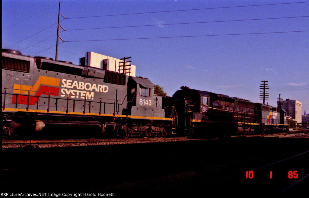 SBD 8306 leads two other locos